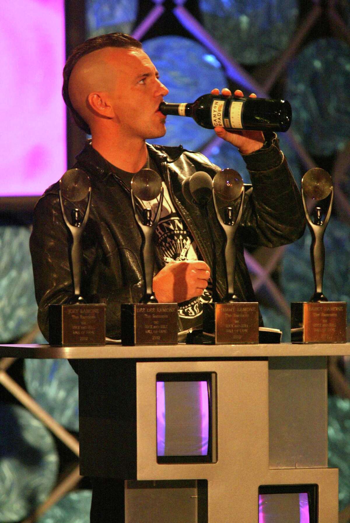 Eddie Vedder joins Beyoncé, Ed Sheeran at Global Citizen's Festival in