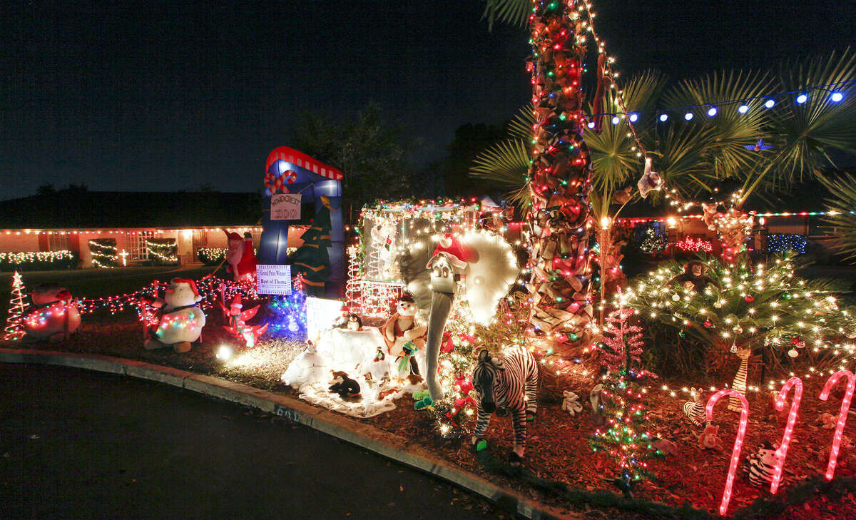 Windcrest 'leaves the lights on' for thousands of holiday LightUp visitors