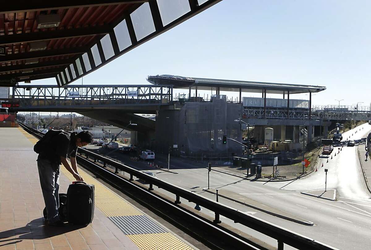 Oakland airport BART tram to open in fall 2014