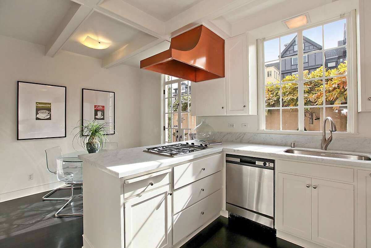 Cow Hollow home includes teak floors, postcard views and yards