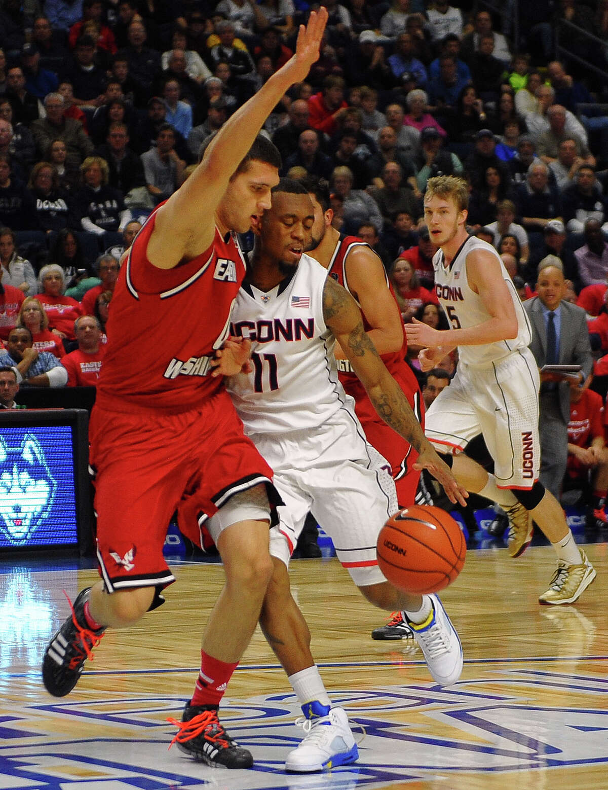 Game Report: UConn Pulls Away From Eastern Washington