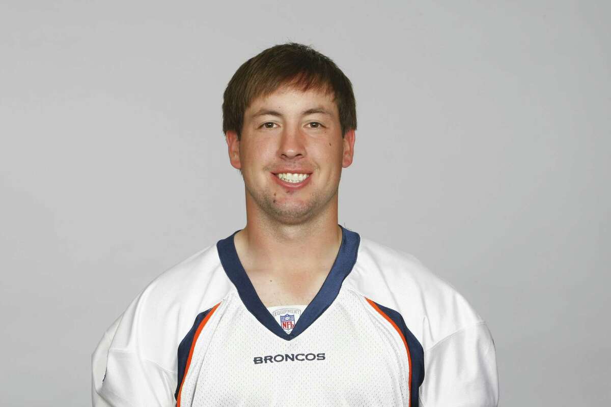 Denver Broncos quarterback Kyle Orton (8) during an NFL football game  against the Kansas City Chiefs Sunday, Dec. 5, 2010, in Kansas City, Mo.  The Chiefs won 10-6. (AP Photo/Ed Zurga Stock Photo - Alamy