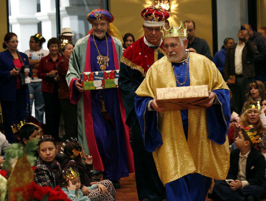 Locals Prepare To Celebrate Three Kings Day San Antonio Express News ...