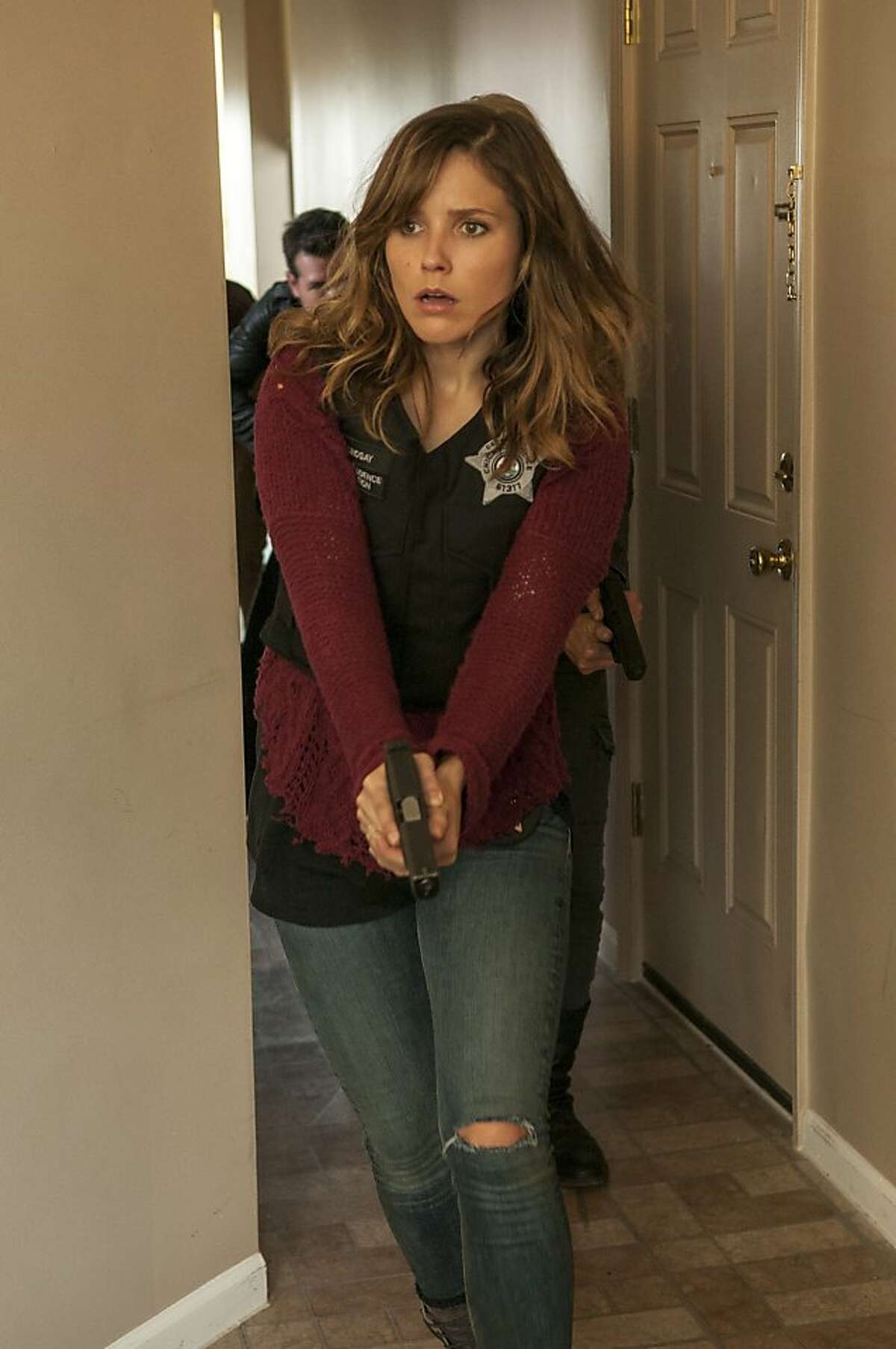 CHICAGO P.D. -- "Stepping Stone" Episode 101 -- Pictured: Sophia Bush as Det. Erin Lindsay -- (Photo by: Matt Dinerstein/NBC) CHICAGO P.D. -- "Stepping Stone" Episode 101 -- Pictured: Sophia Bush as Det. Erin Lindsay -- (Photo by: Matt Dinerstein/NBC)