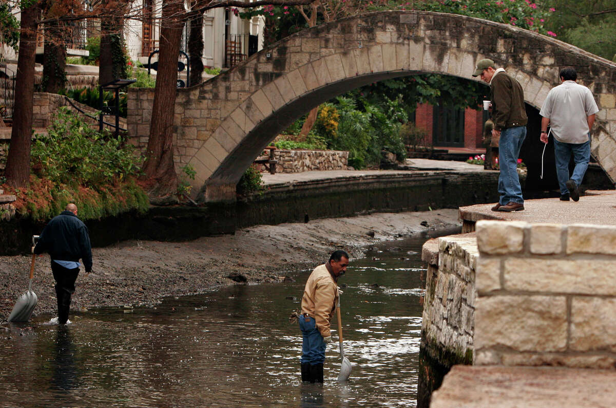 San Antonio River draining to be delayed