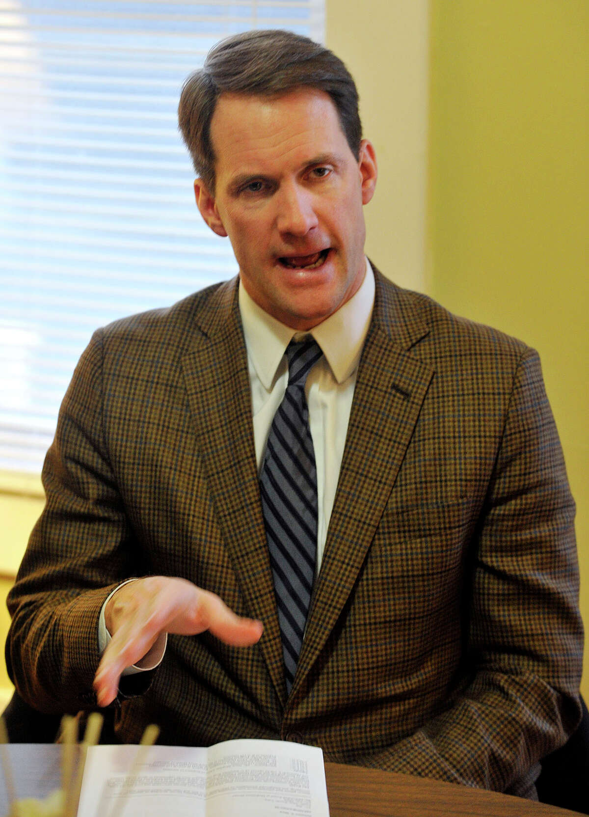 Himes advocates funding for AIDS cure