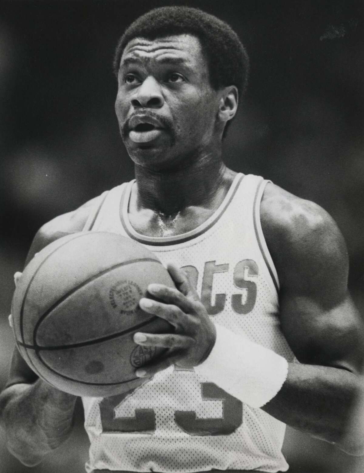 Get to know Rockets commentator and NBA legend Calvin Murphy