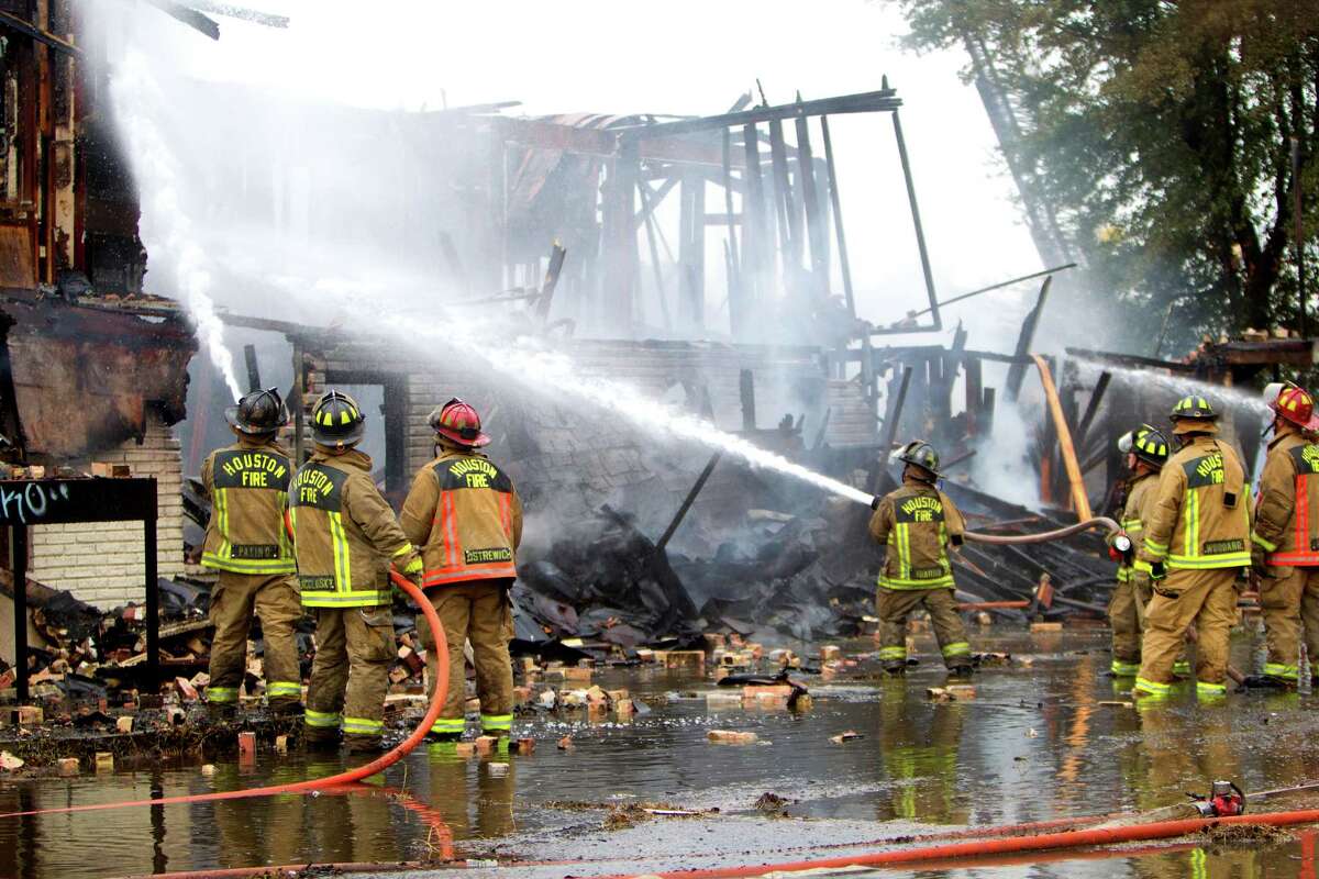 Motel fire sends smoke above Eastex Freeway