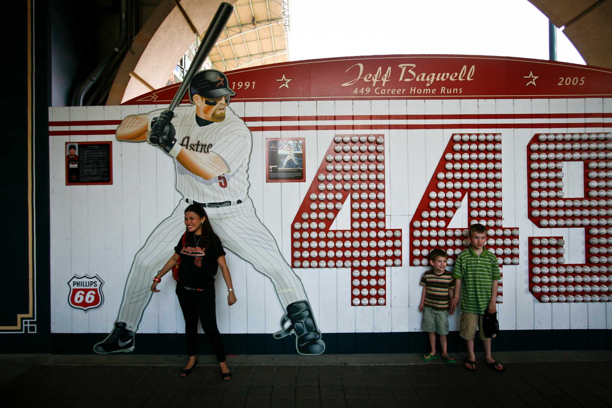 Jeff Bagwell And The Killer B's In The Hall - The Crawfish Boxes