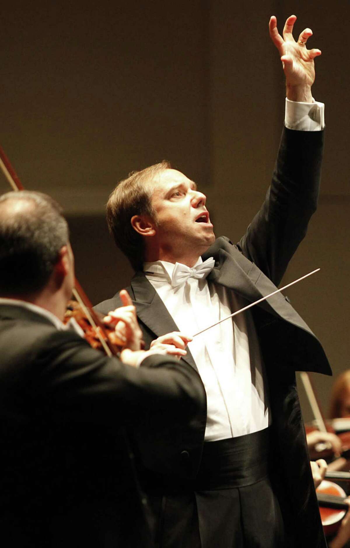 Sebastian Lang-Lessing directs the San Antonio Symphony during his inaugural concert as the symphony's new director, in San Antonio, Texas on Saturday, October 2, 2010.