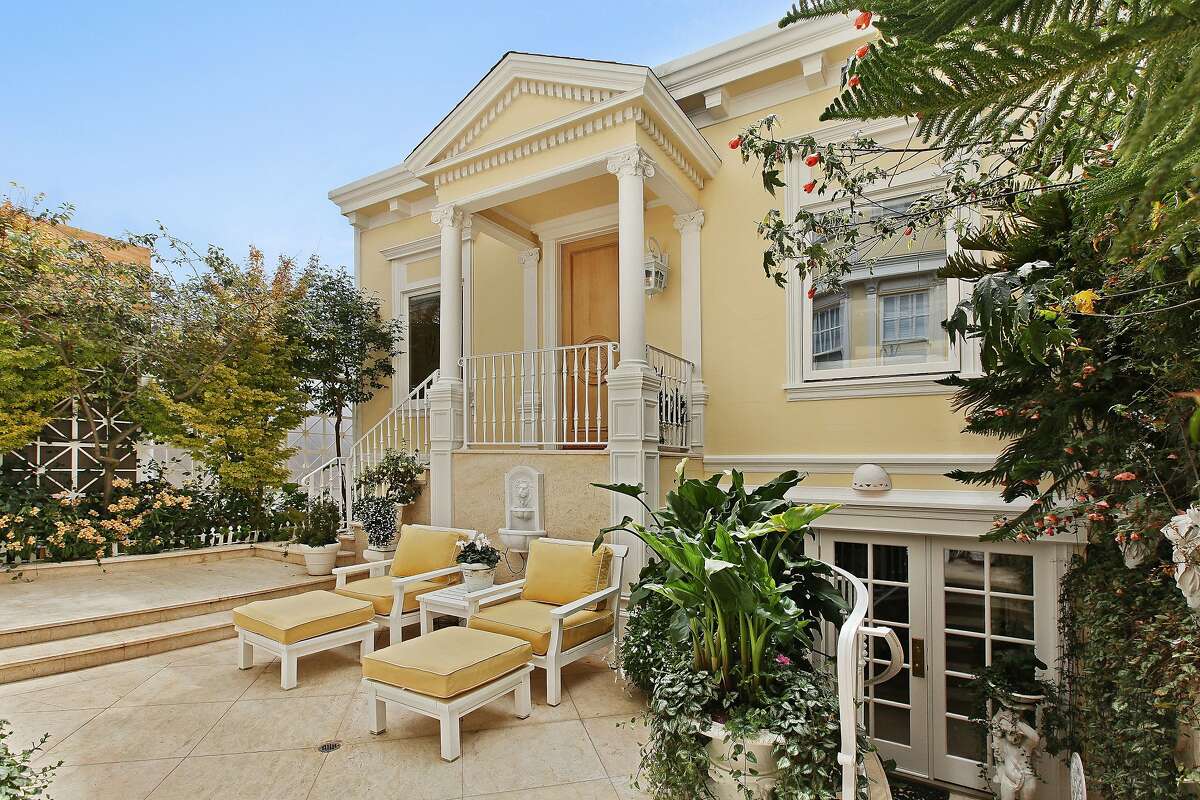 Presidio Heights residence includes 3 master suites