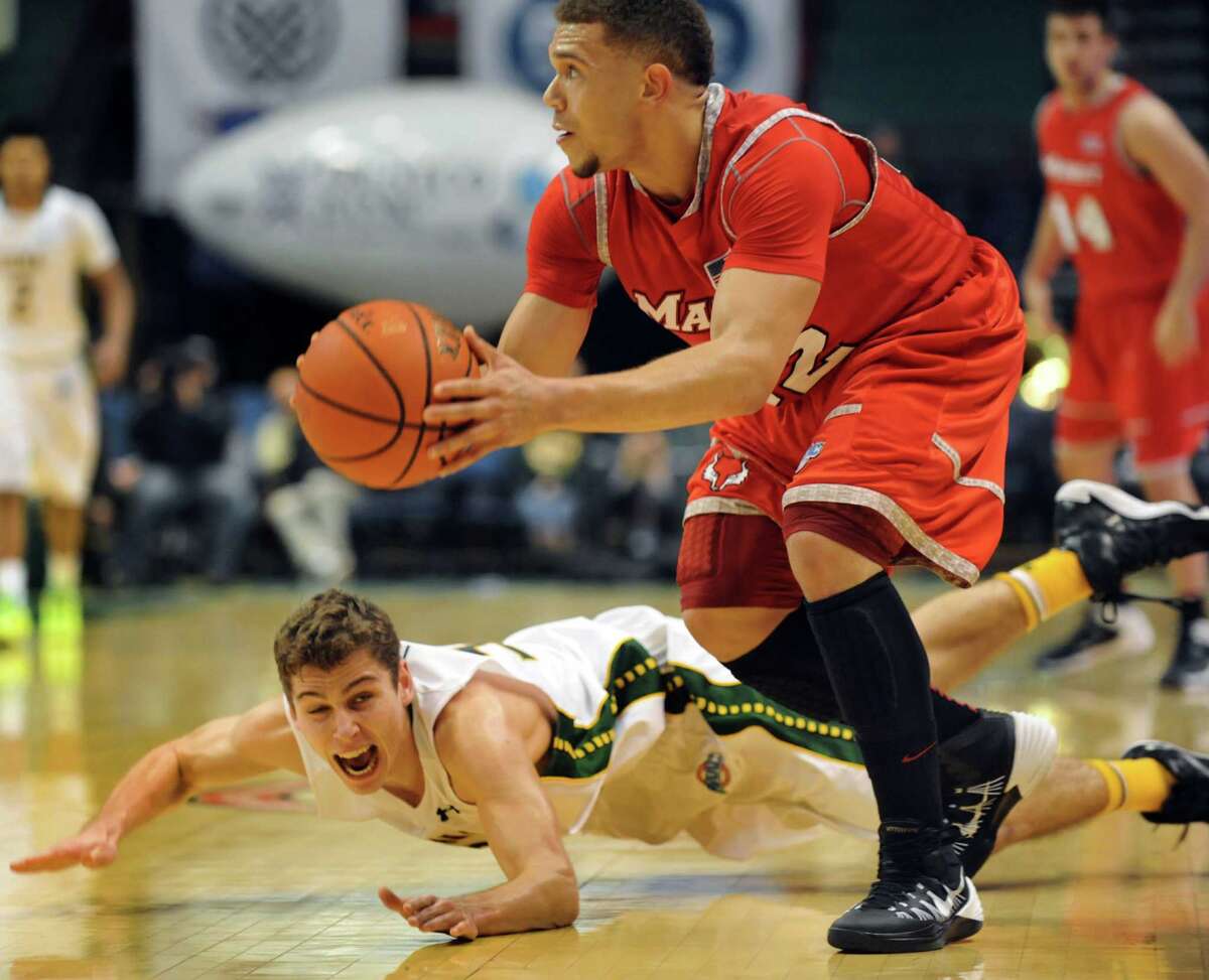 Siena men's basketball grinds out win over Marist