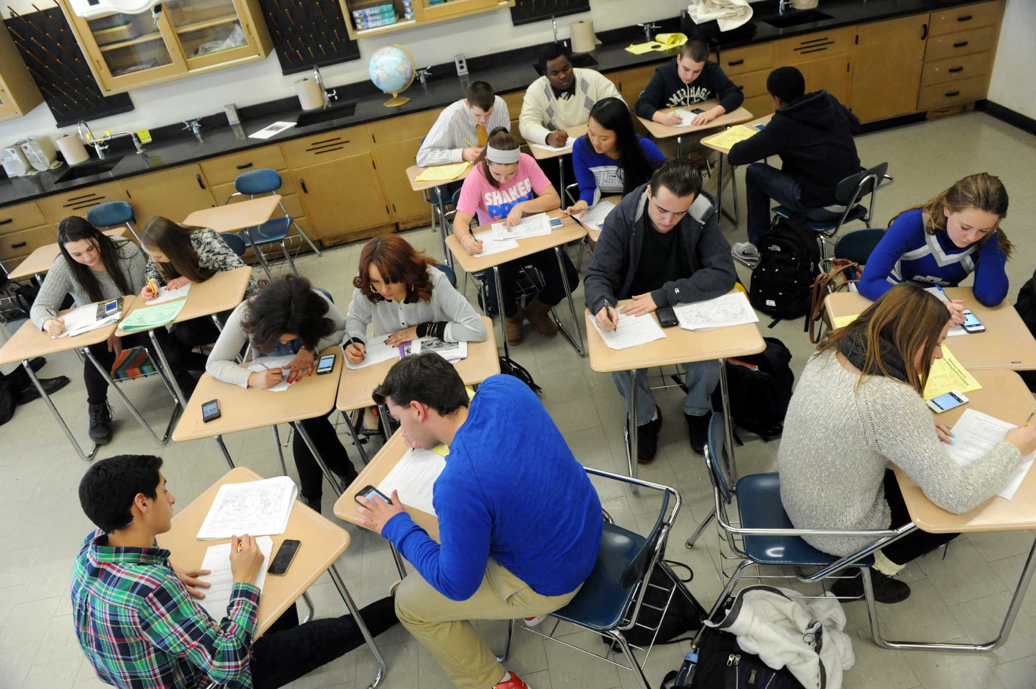 learning-curve-smartphones-a-learning-tool-at-colonie-s-shaker-high