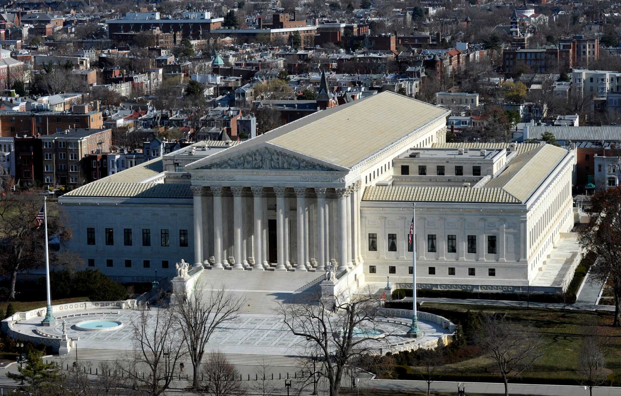 Battle over recess appointments reaches Supreme Court