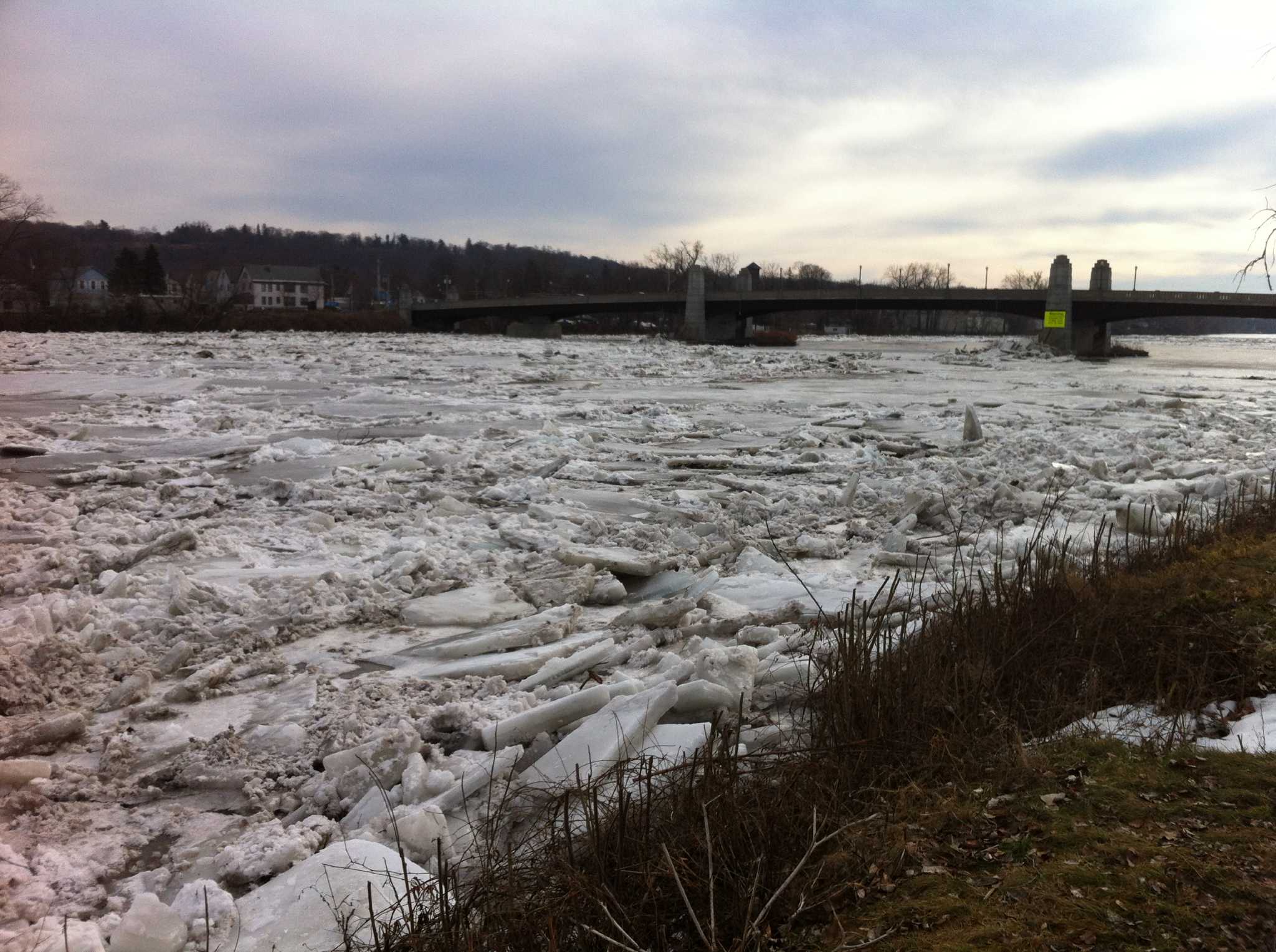 Ice jams on Hudson River causing flooding in Warren County - Vimarsana News
