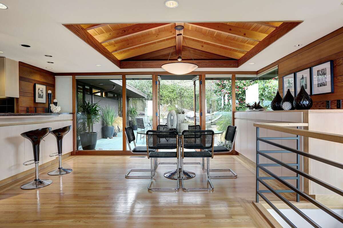 Shaw Berkeley home highlights bay view