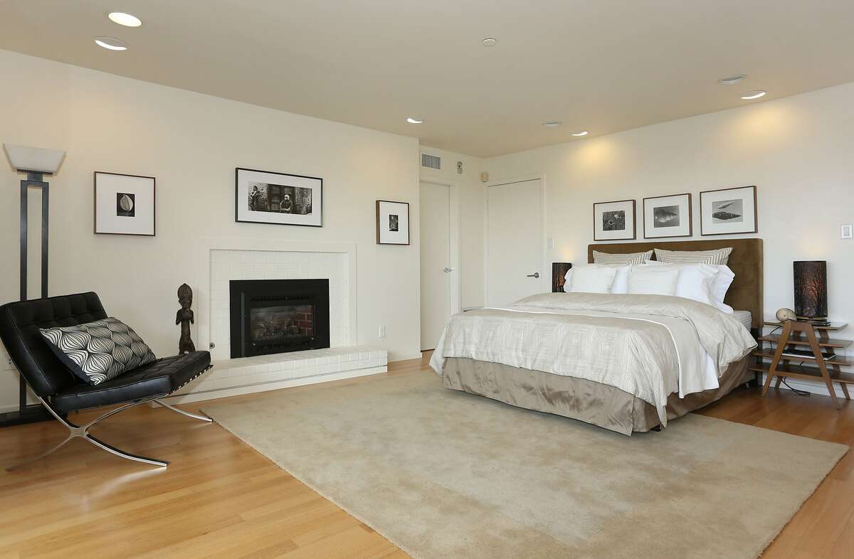 Shaw Berkeley home highlights bay view