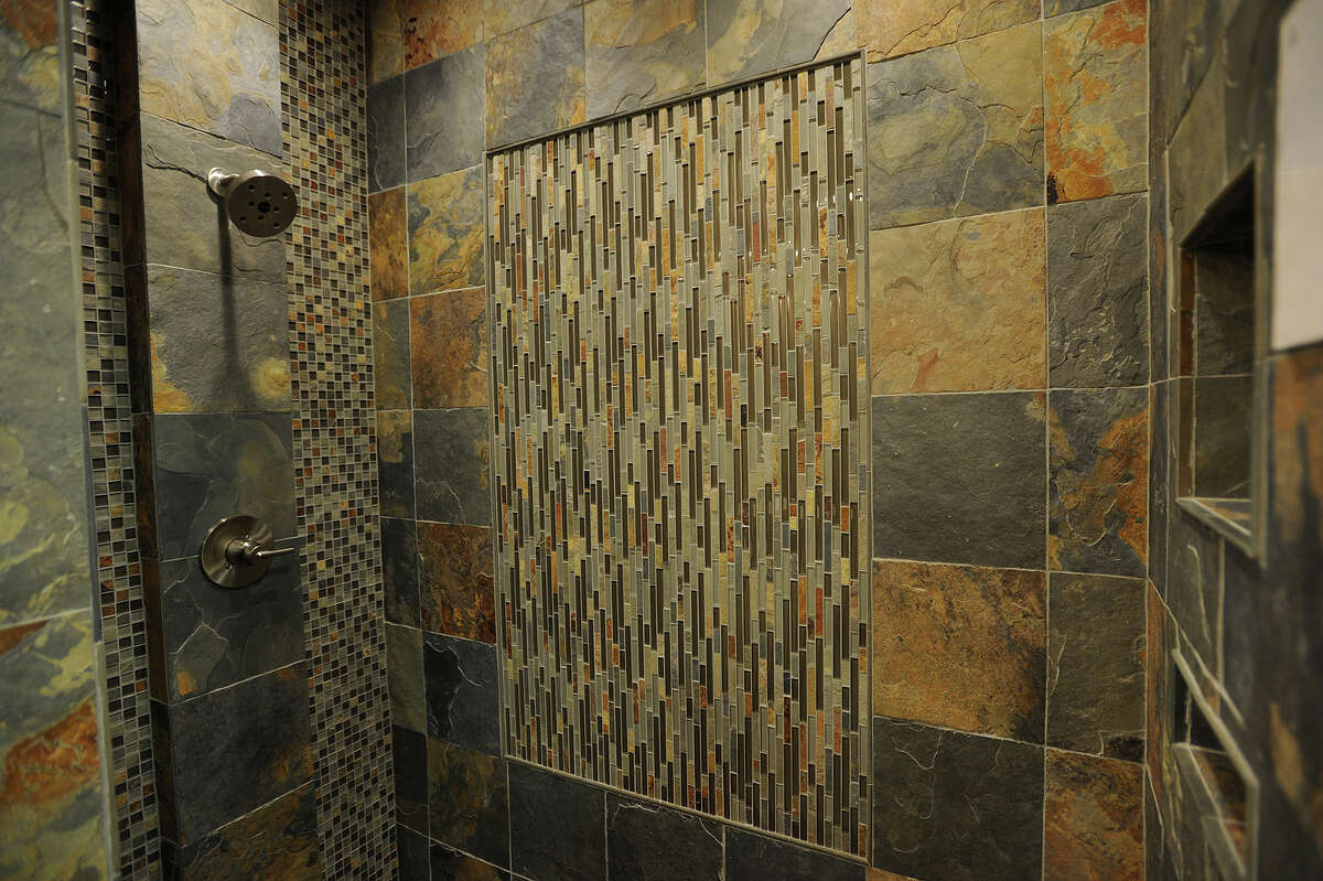 Tile retailers square off in Brookfield