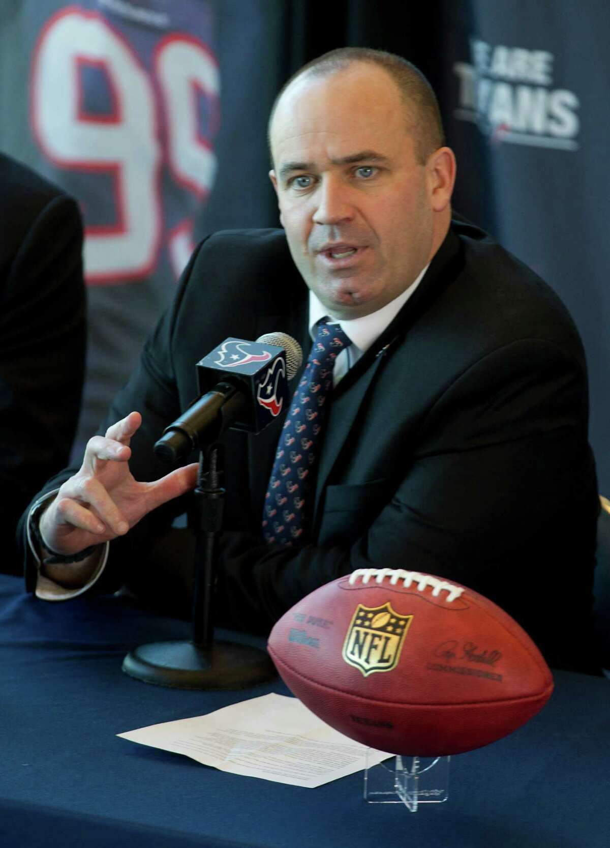 New head coach Bill O'Brien says he plans to call the plays in his first season with the Texans. O'Brien comes to the Texans, replacing Gary Kubiak, after two seasons as the head coach at Penn State. ( Brett Coomer / Houston Chronicle )