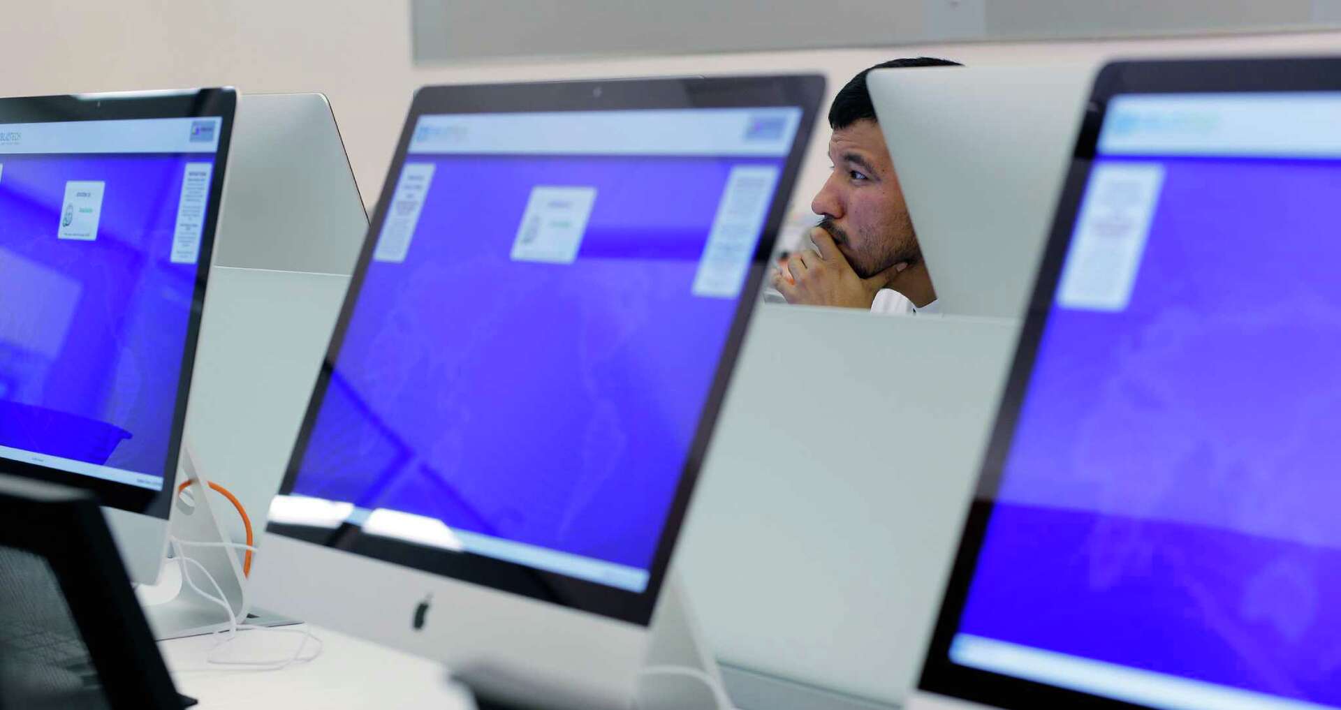 New digital library opens at Bexar County Courthouse