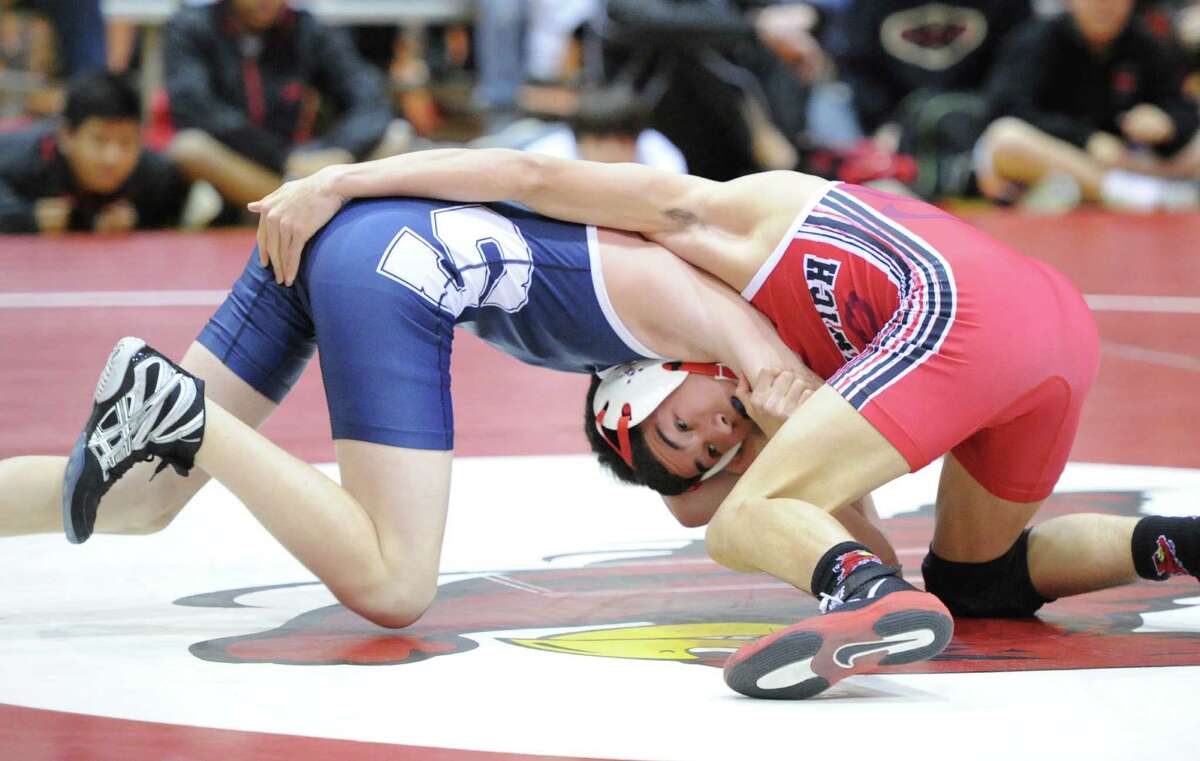 Staples wrestling falls to Greenwich