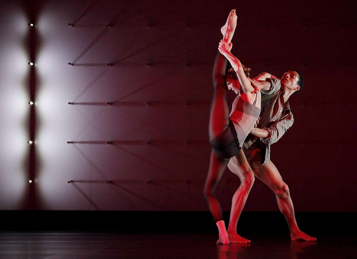 Emotion a no-show in Wayne McGregor's dance 'FAR'