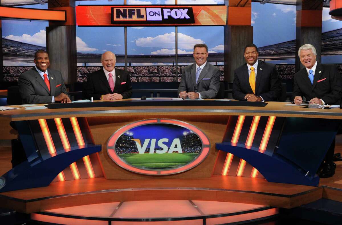 Fox's Johnson having good time on NFL show — and it shows