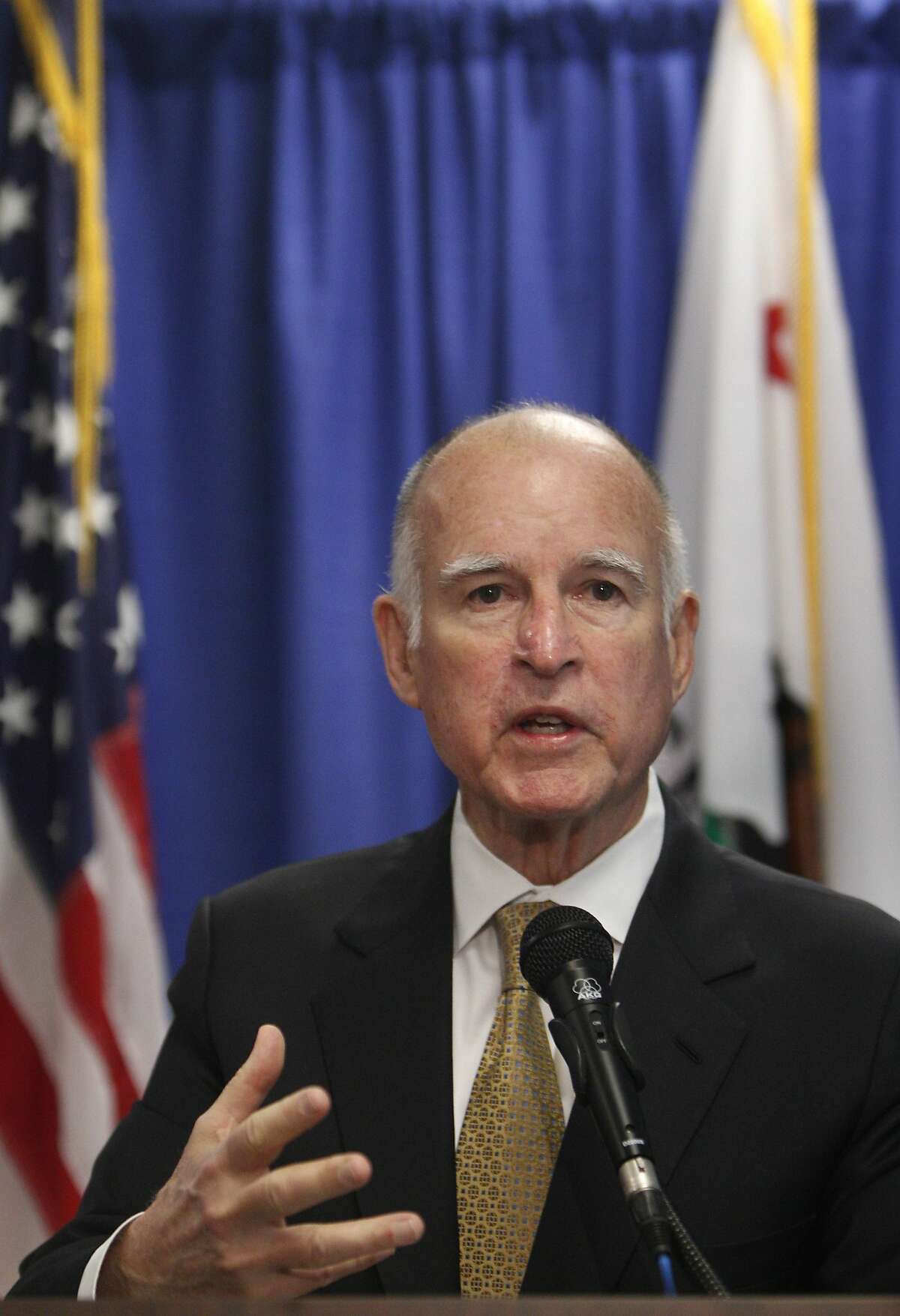 California drought Gov. Jerry Brown urges 20 cuts