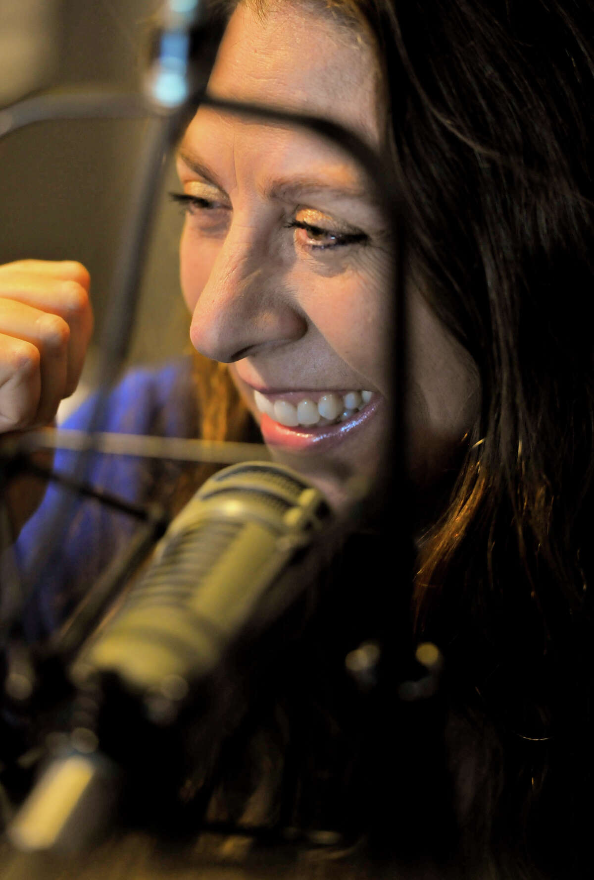 KSLR mid-day host Diane Travis broadcasts her contemporary music show to an internet-only audience.
