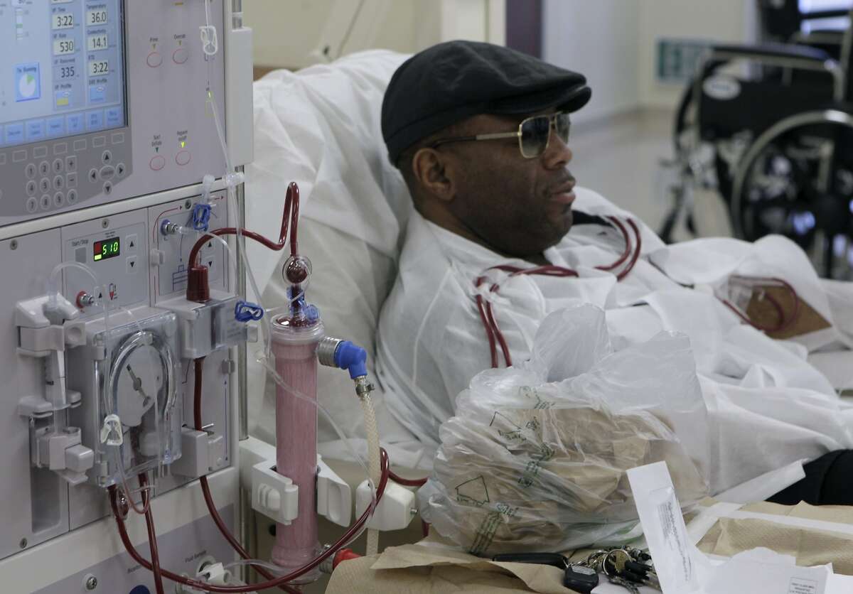 Jonathan Mack undergoes kidney dialysis treatment in Berkeley, Calif. on Friday, Jan. 17, 2014. Mack, who's been for a kidney transplant for about 6 years, may benefit from a revised transplant waiting list system.
