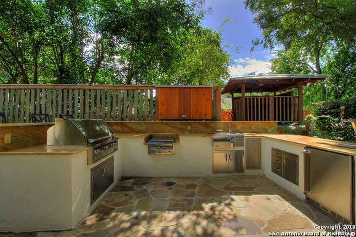 Spacious dream home in Alamo Heights