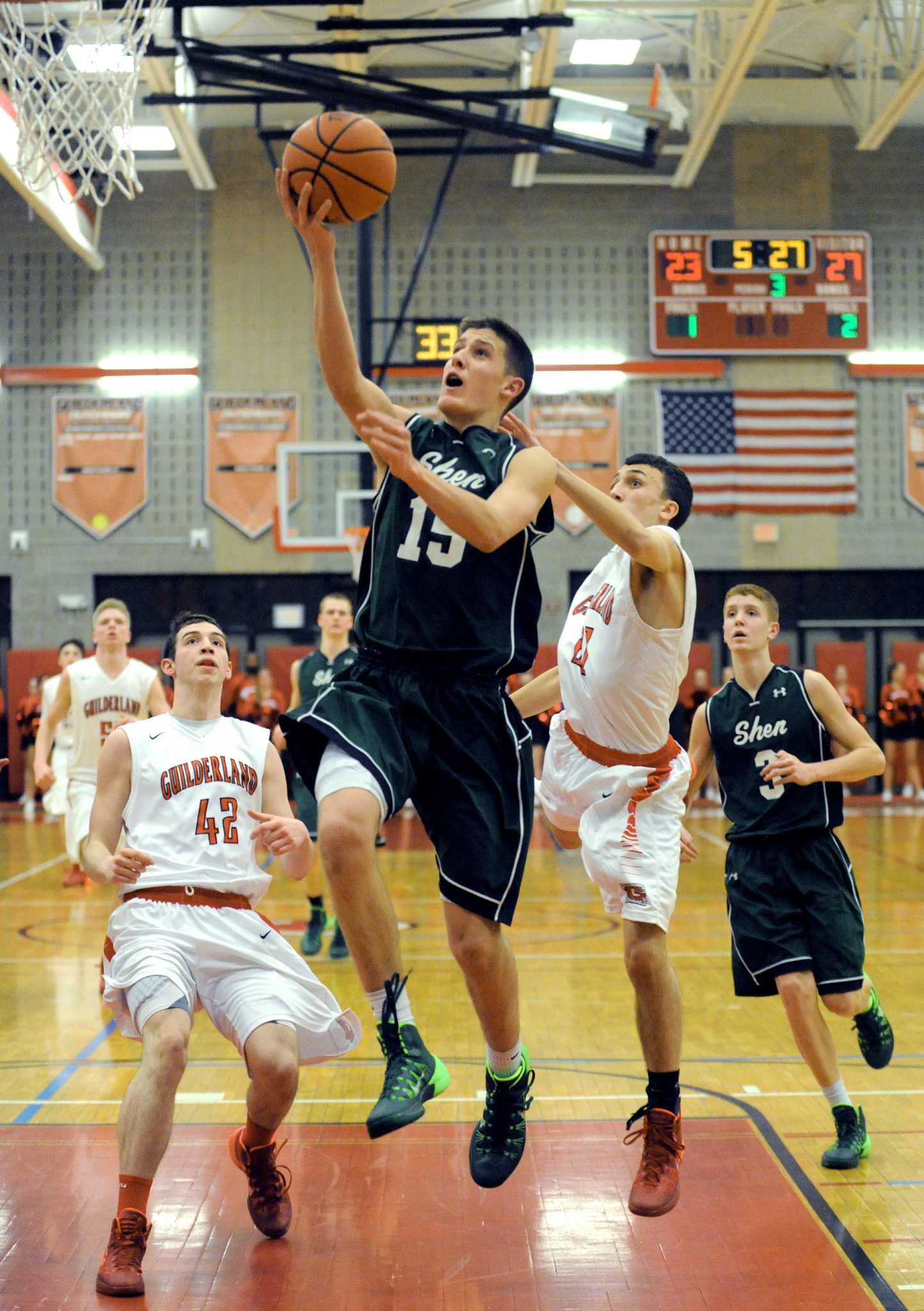 Shen finds winner’s circle