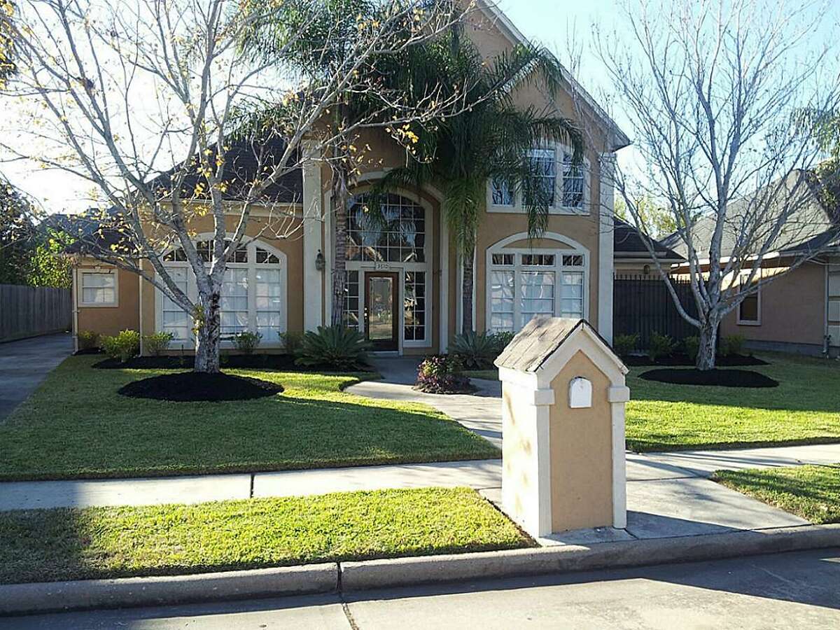 Homes for sale for Houston's average 265k price