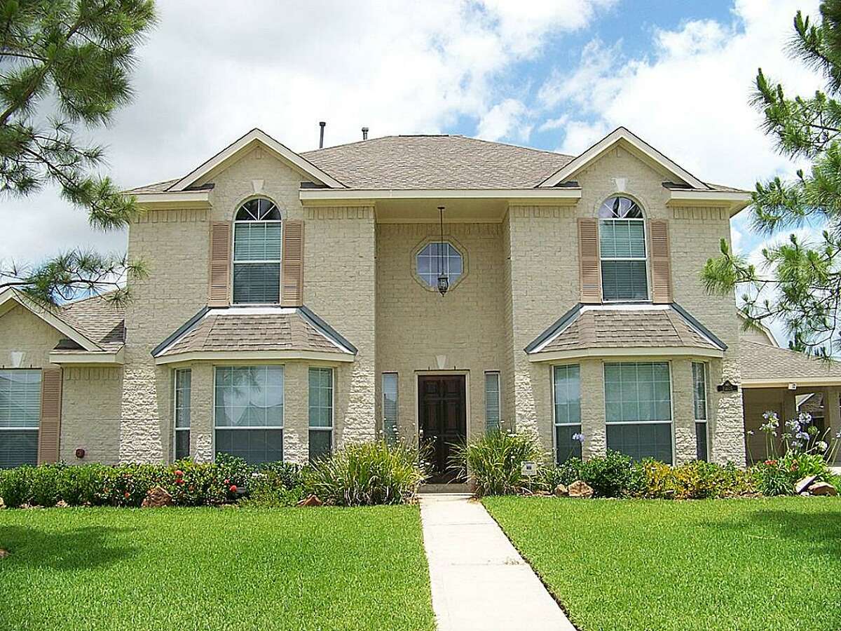 Homes for sale for Houston's average 265k price