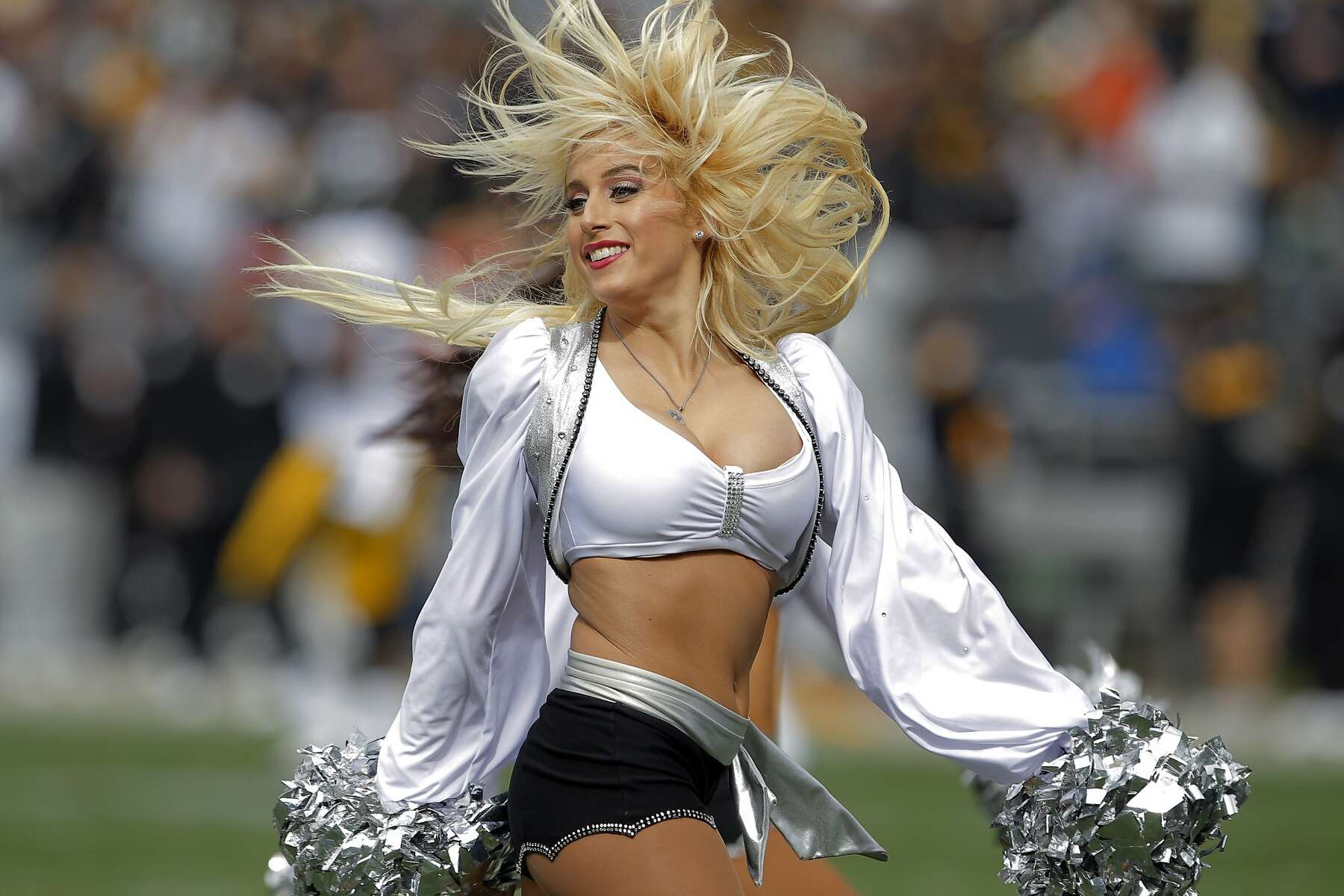 Raiders cheerleaders are suing the Oakland Raiders