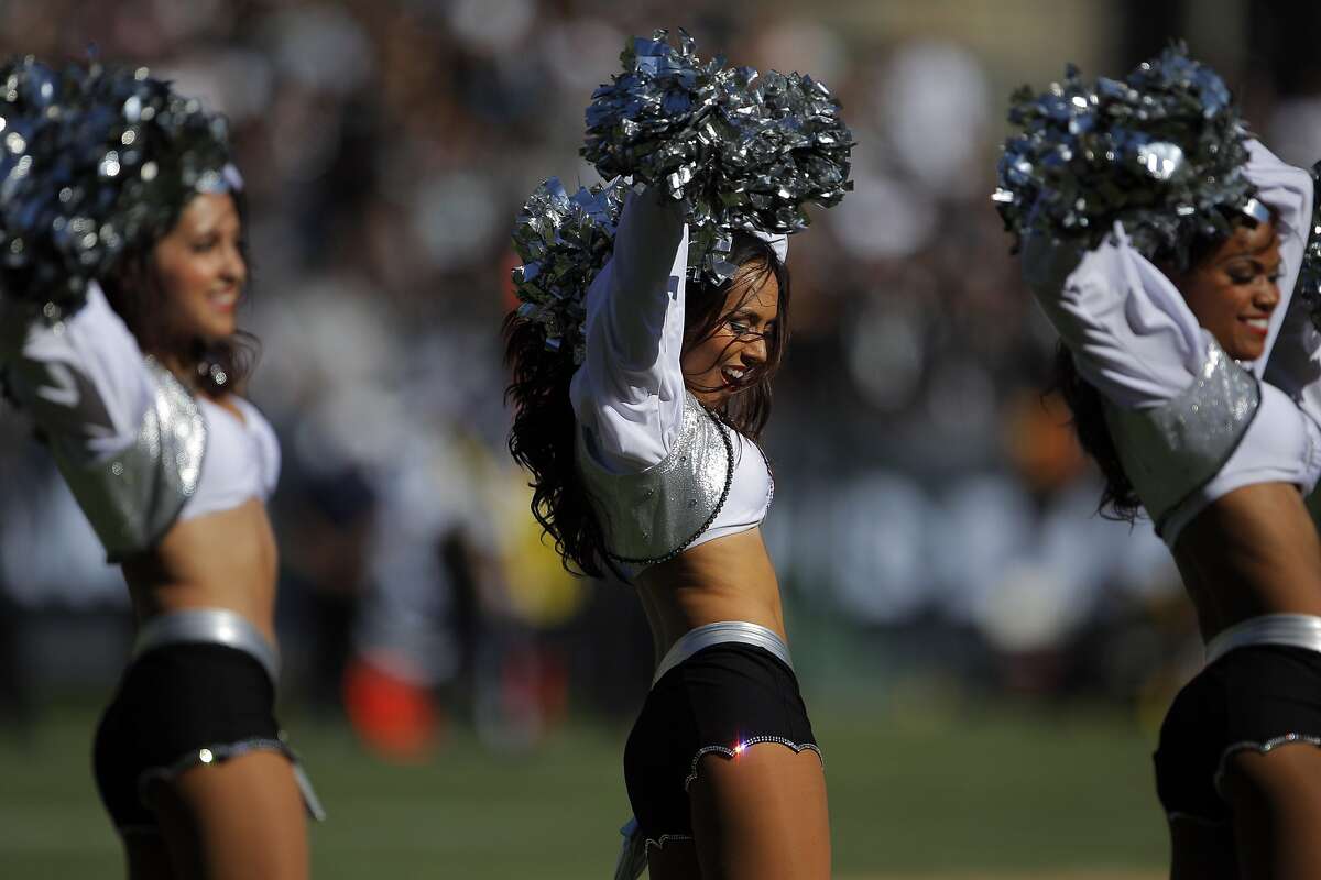 Raiders Cheerleaders Accuse Nfl Team Of Paying Only 5 An Hour