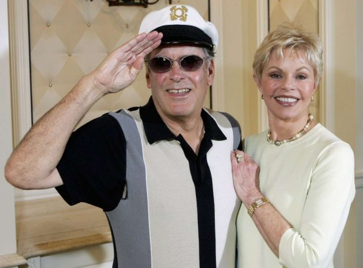 Who: Captain and Tennille Married for: 39 yearsThe legendary musical duo from the 1970s are calling it quits after 39 years of marriage. Take a look at other celebrity couples who bought a one-way ticket to splitsville.