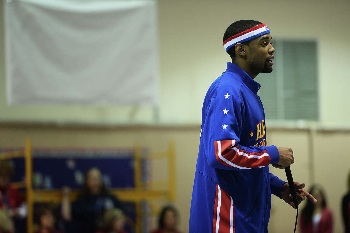 Harlem Globetrotter visits Woodcrest Elementary School in Port Neches