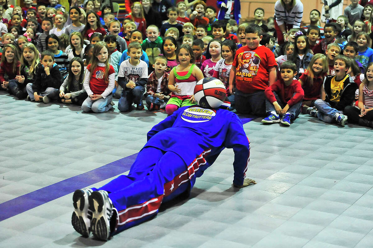 Harlem Globetrotter visits Woodcrest Elementary School in Port Neches