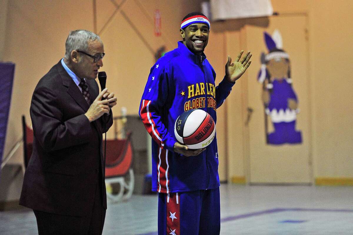 Harlem Globetrotter visits Woodcrest Elementary School in Port Neches
