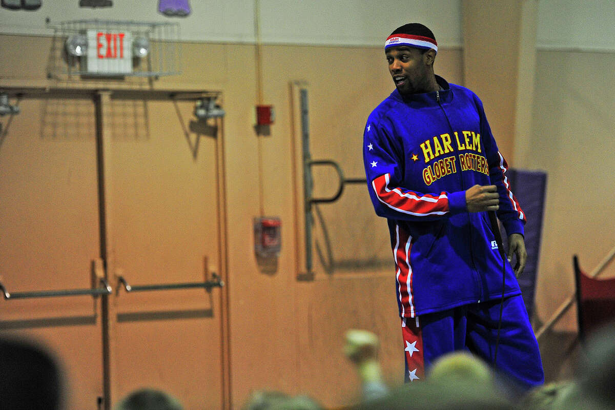 Harlem Globetrotter visits Woodcrest Elementary School in Port Neches