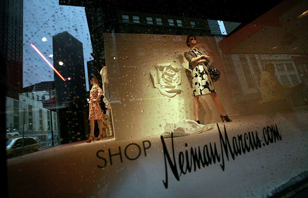 Dallas-based Neiman Marcus to close most Last Call discount stores