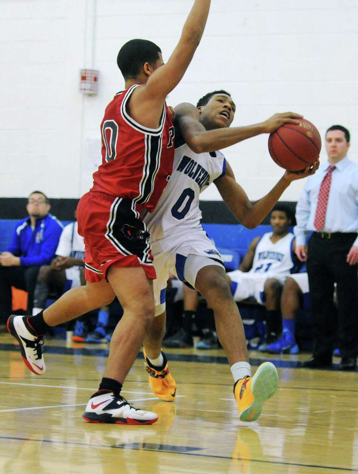 Balanced scoring leads Abbott Tech boys basketball past Platt Tech