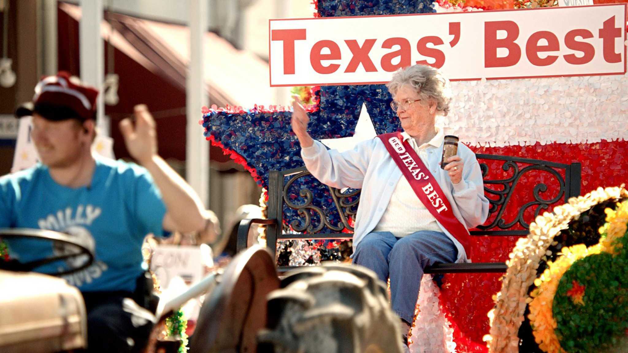 Ex-Cowboy Aikman stars in H-E-B Super Bowl ad