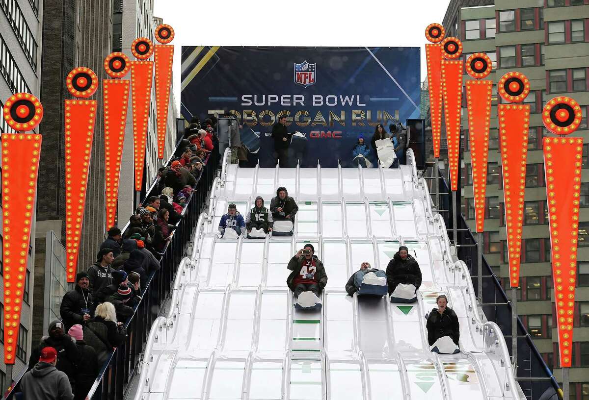 Super Bowl 2014: Times Square turns into Super Bowl Boulevard