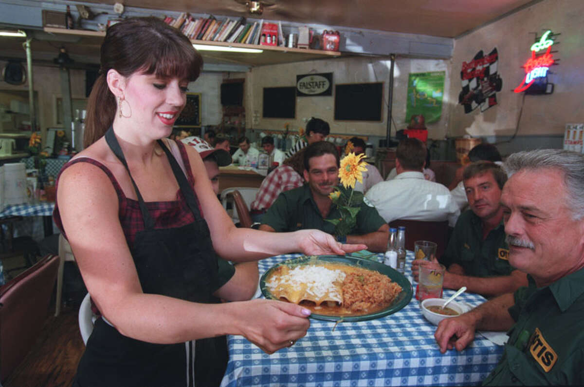 'Cake Boss' gives Third Ward bakery valuable advice on TLC episode