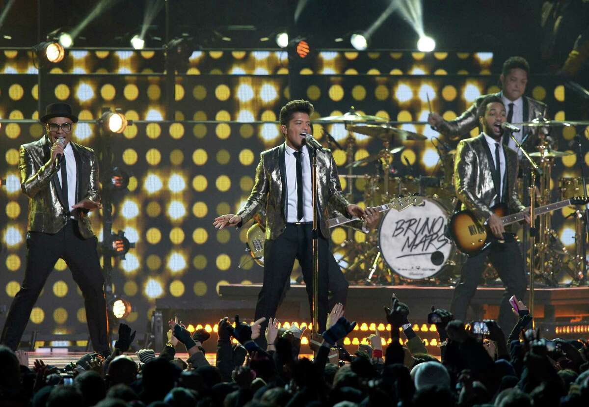 cuando fue el super bowl de bruno mars