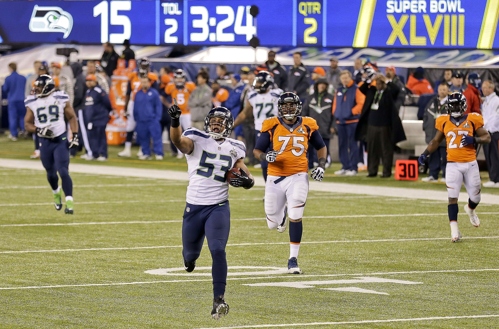 Seahawks beat Broncos 438 to win 1st Super Bowl title