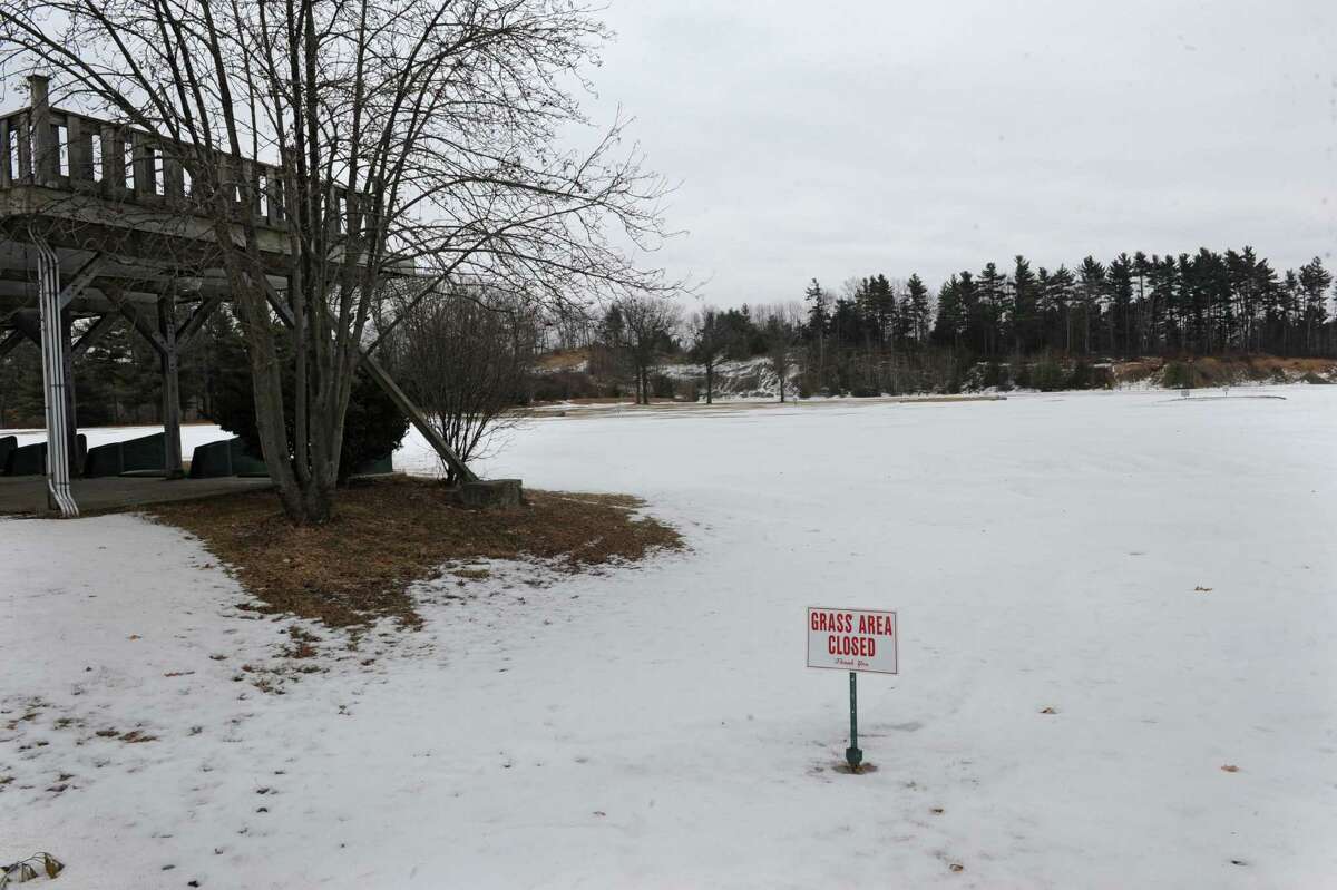 Tanski wants apartments to replace driving range