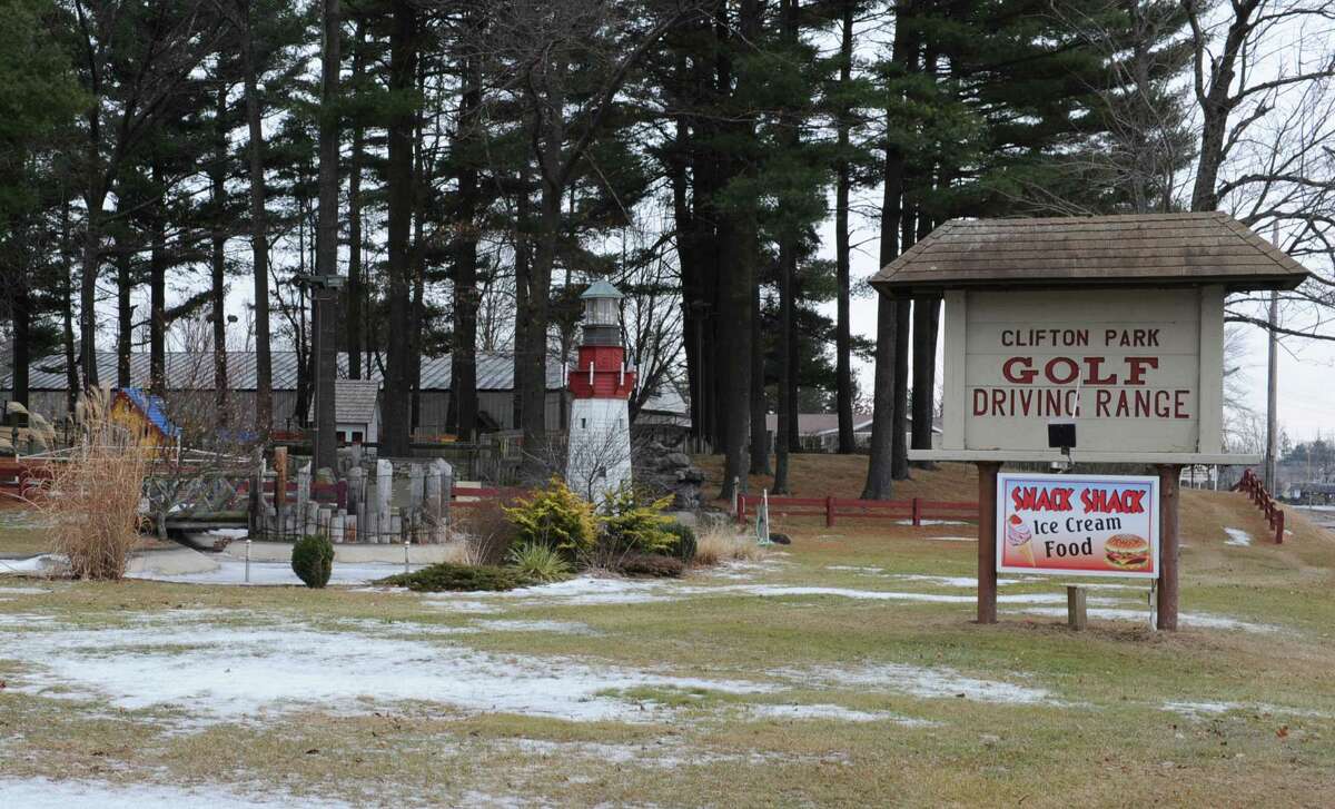 Tanski wants apartments to replace driving range